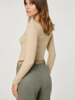 Rouje Tops<GIO top Crème