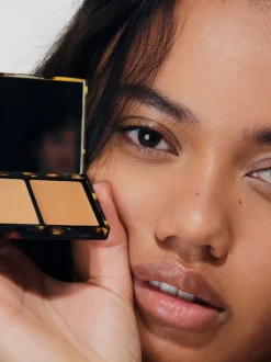 Rouje The Concealer<Le Correcteur Aura - Medium Intense Aura - Foncé